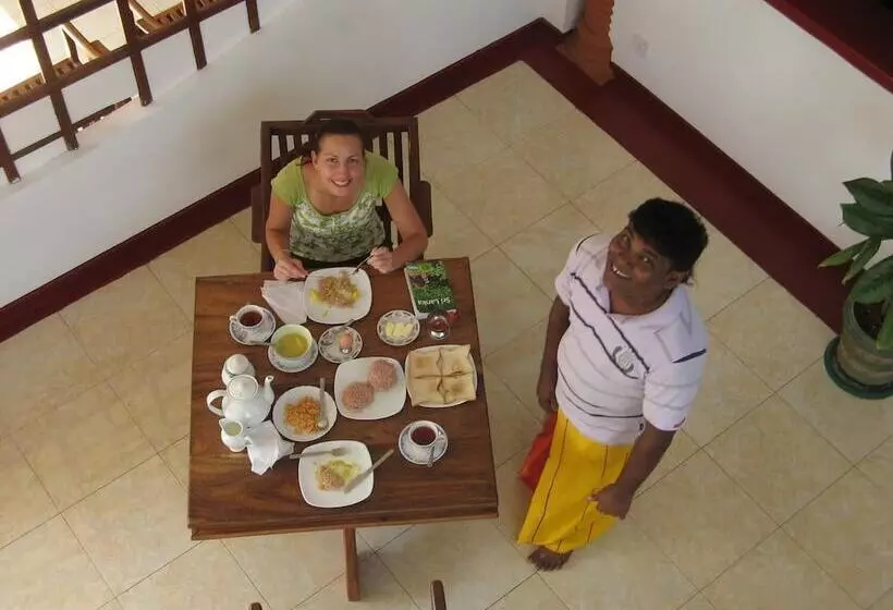 Pension (Hôtel basse catégorie) Castle Bay Resort