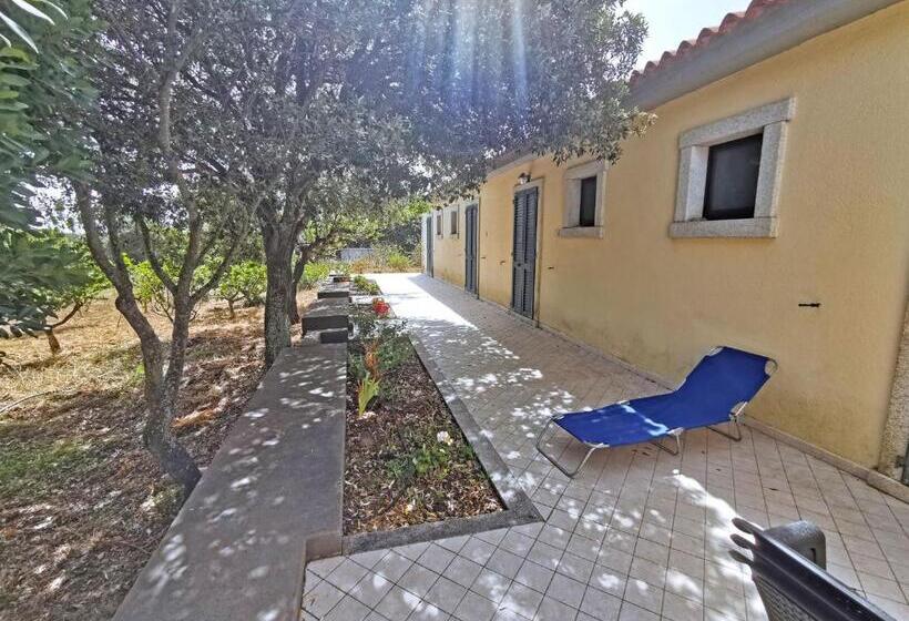 Bed and Breakfast La Striscia Larga