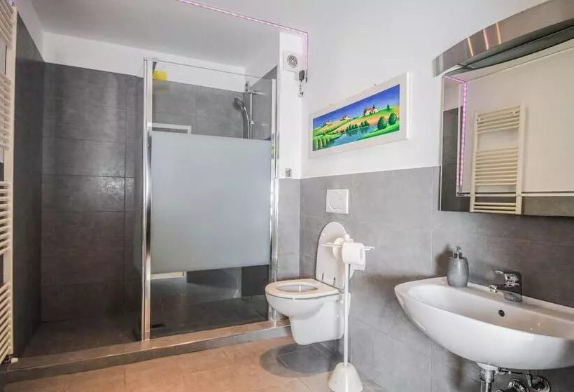 تختخواب و صبحانه Stop & Sleep Bergamo