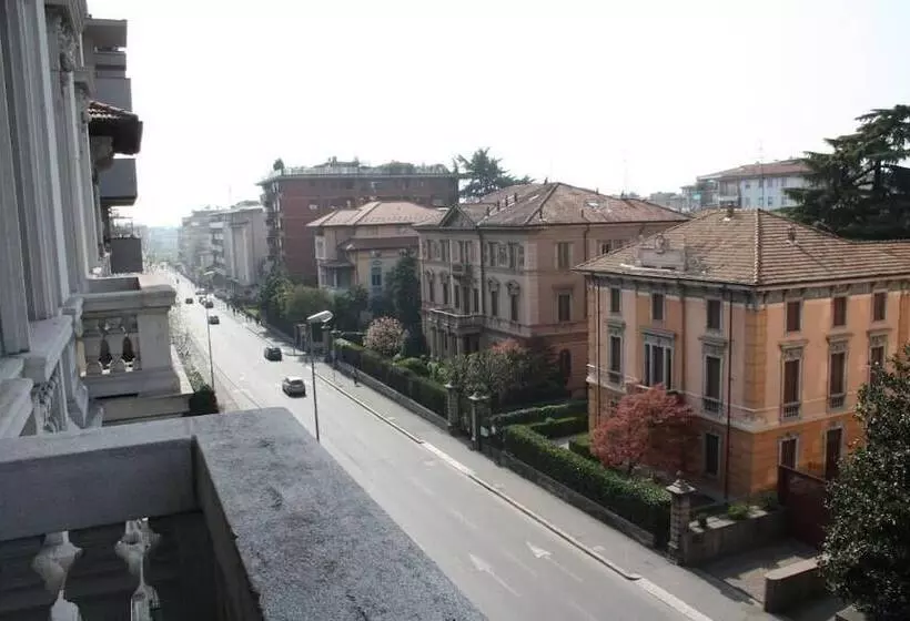 تختخواب و صبحانه Stop & Sleep Bergamo