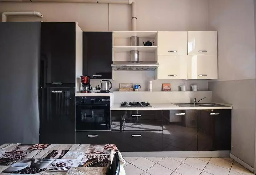 تختخواب و صبحانه Stop & Sleep Bergamo