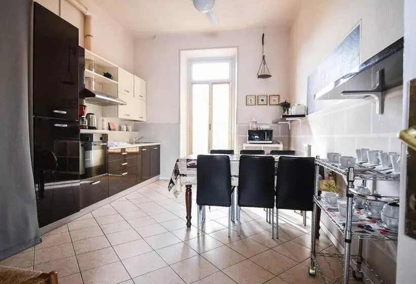 تختخواب و صبحانه Stop & Sleep Bergamo