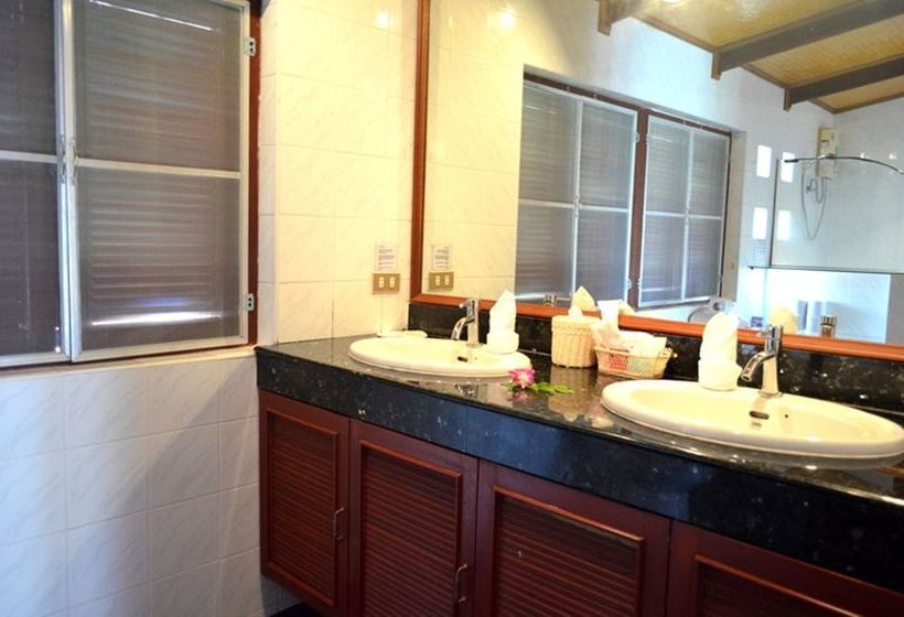 Green Coconut Village