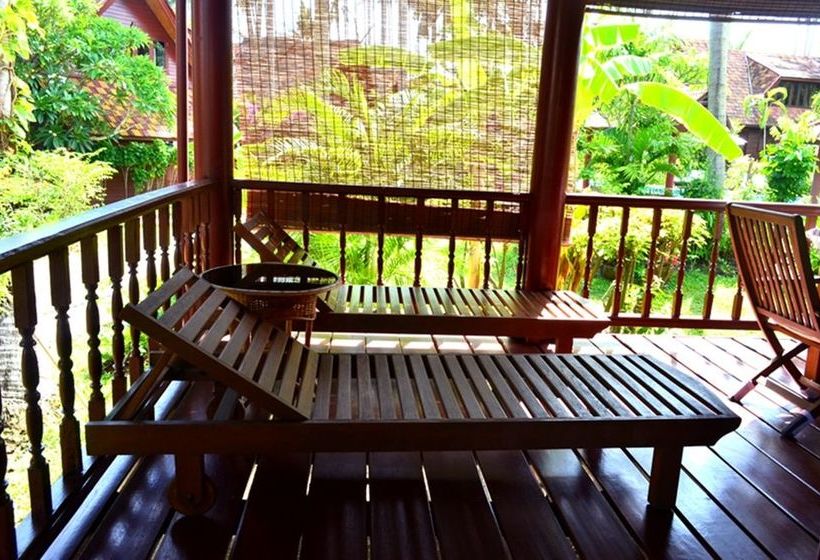 Green Coconut Village