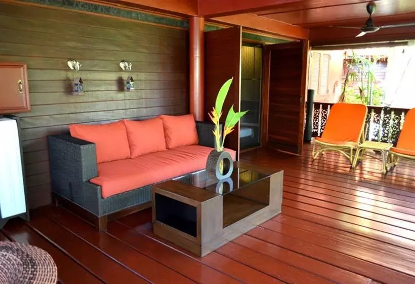 Green Coconut Village