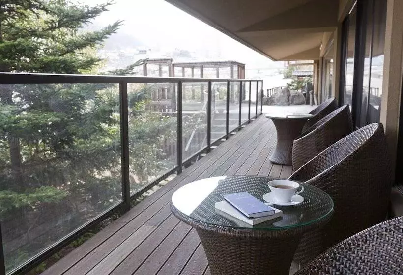 בית מלון כפרי Aburaya Tousen