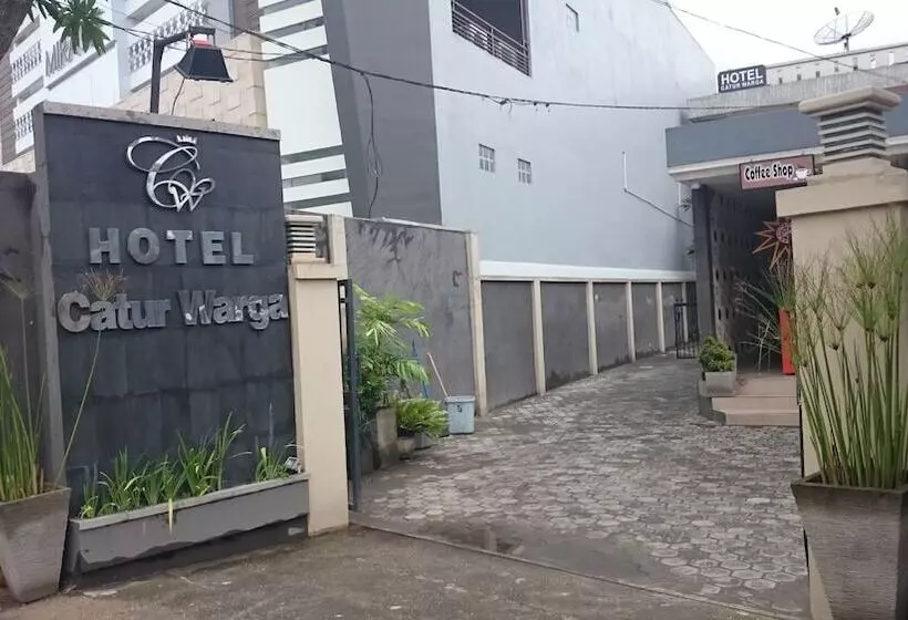 ホテル Catur Warga