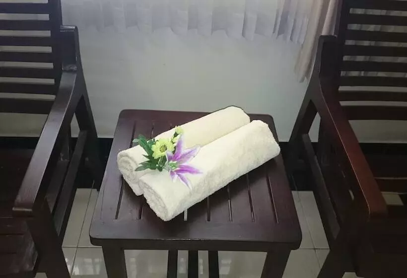 ホテル Catur Warga