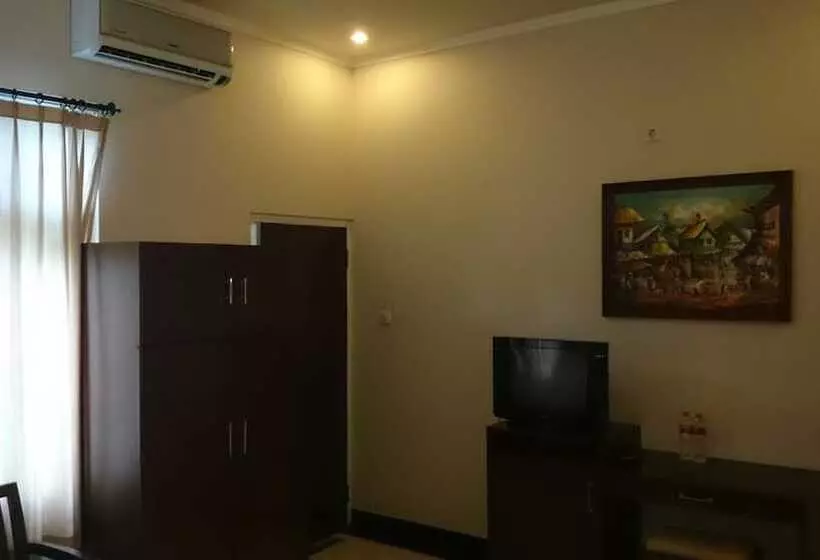 ホテル Catur Warga