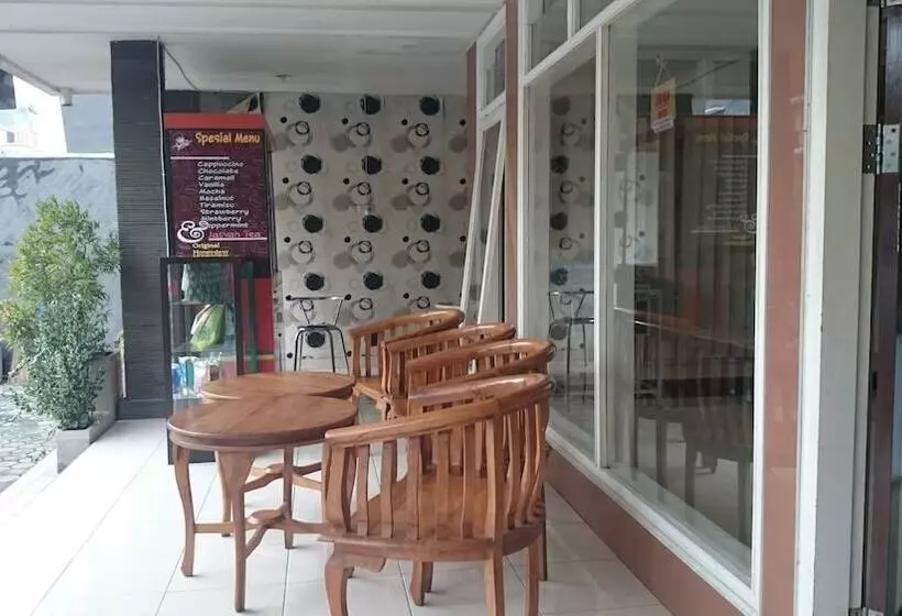 ホテル Catur Warga