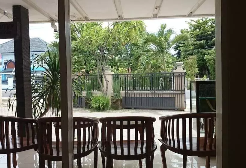 ホテル Catur Warga