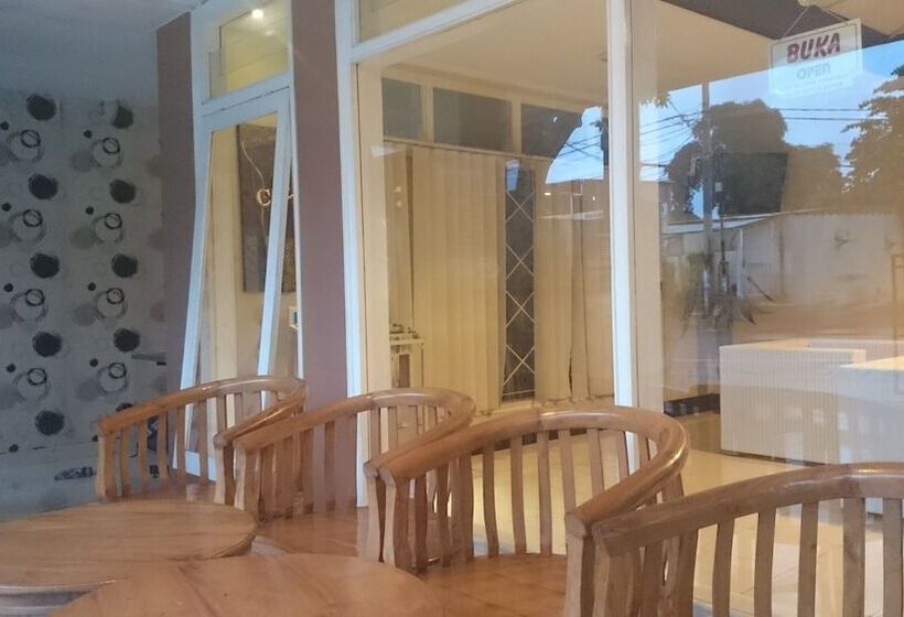 فندق Catur Warga