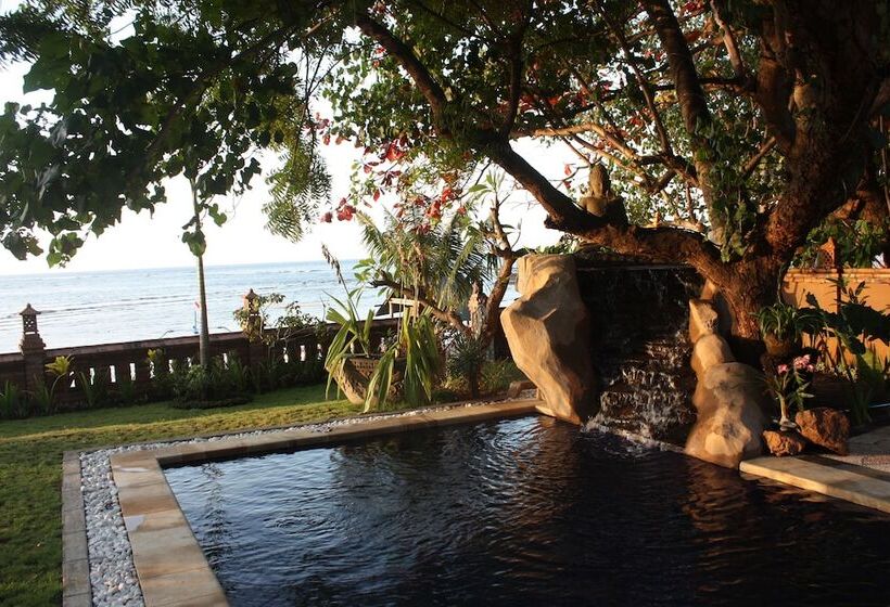 בית מלון כפרי Joglo On The Beach