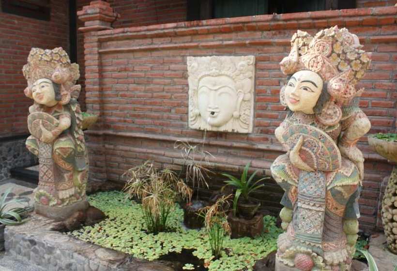 בית מלון כפרי Joglo On The Beach