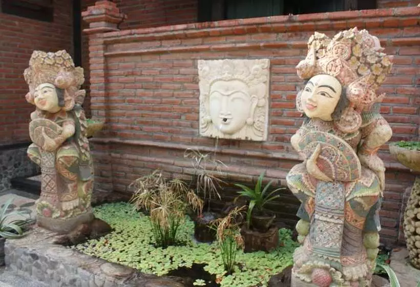 Hotel Joglo On The Beach