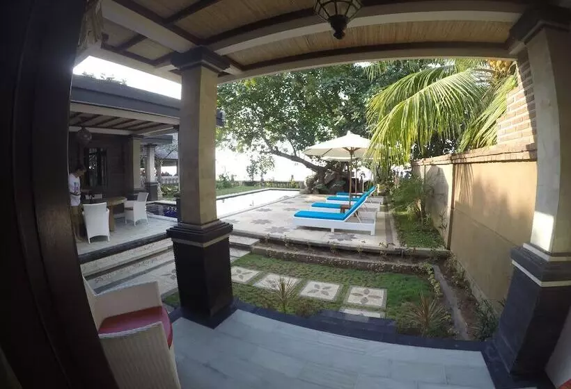 Hotel Joglo On The Beach