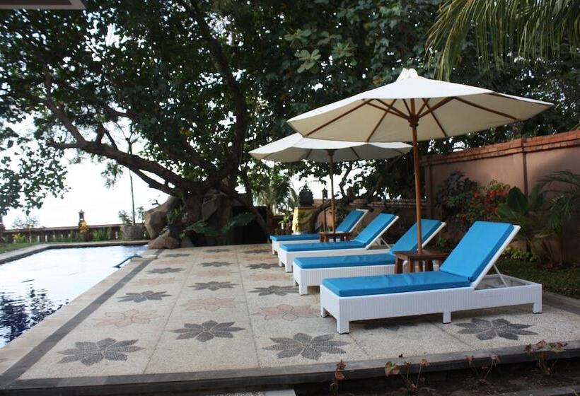 בית מלון כפרי Joglo On The Beach