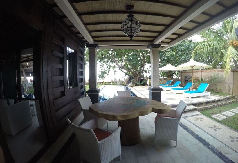 בית מלון כפרי Joglo On The Beach