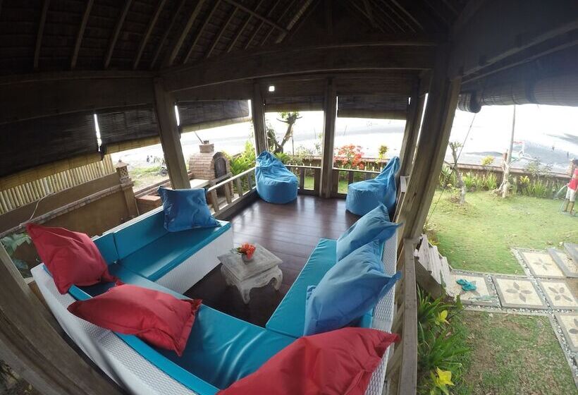 בית מלון כפרי Joglo On The Beach