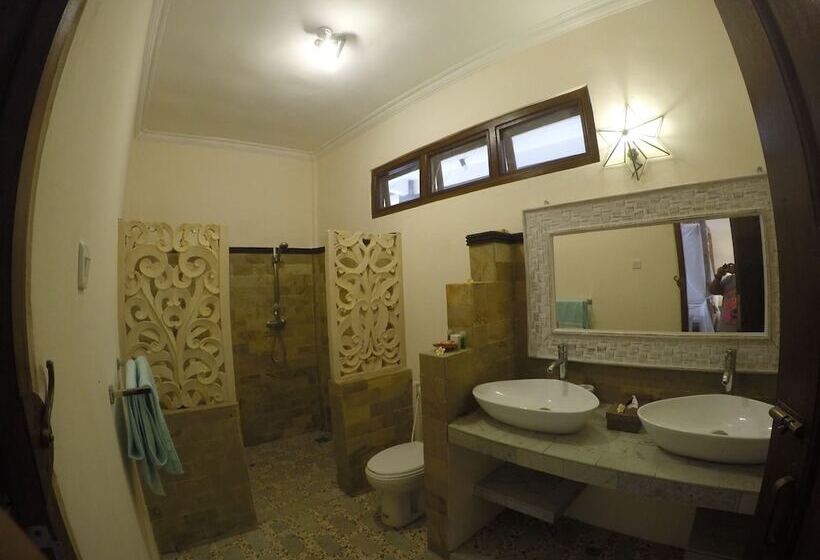 בית מלון כפרי Joglo On The Beach