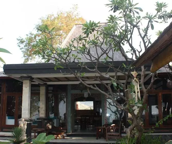 Hotel Joglo On The Beach