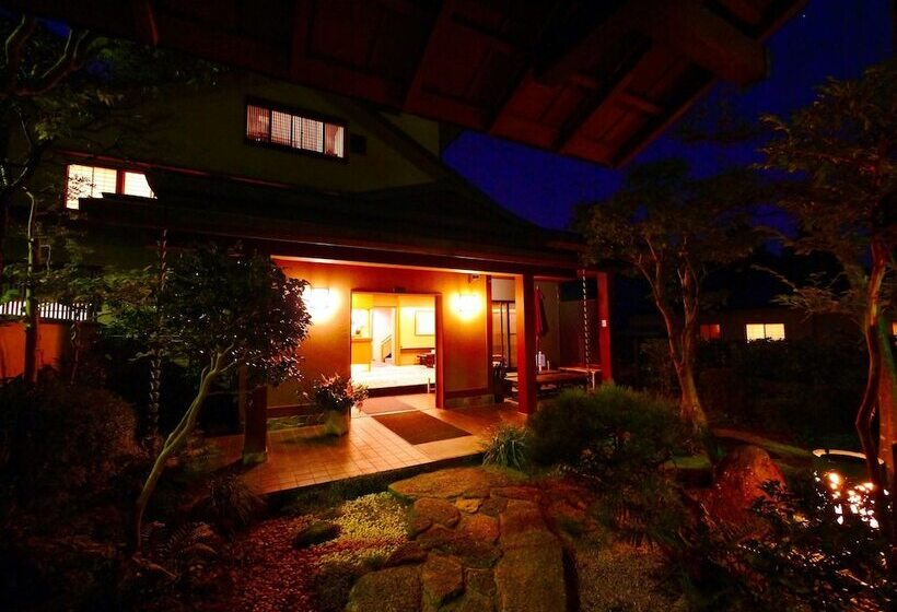 בית מלון כפרי Ryokan Kiritani Hakoneso