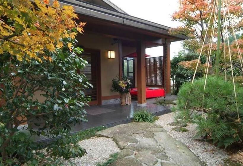 בית מלון כפרי Ryokan Kiritani Hakoneso