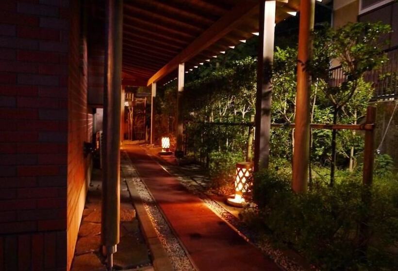 בית מלון כפרי Ryokan Kiritani Hakoneso