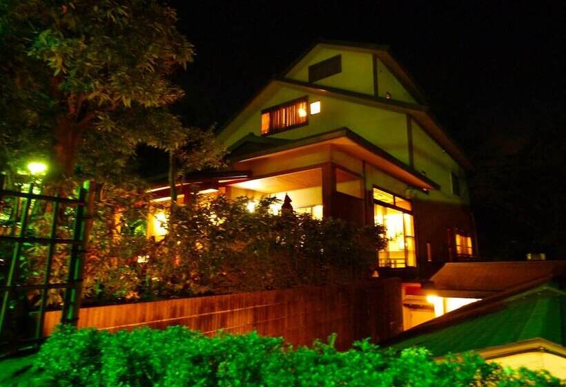 בית מלון כפרי Ryokan Kiritani Hakoneso