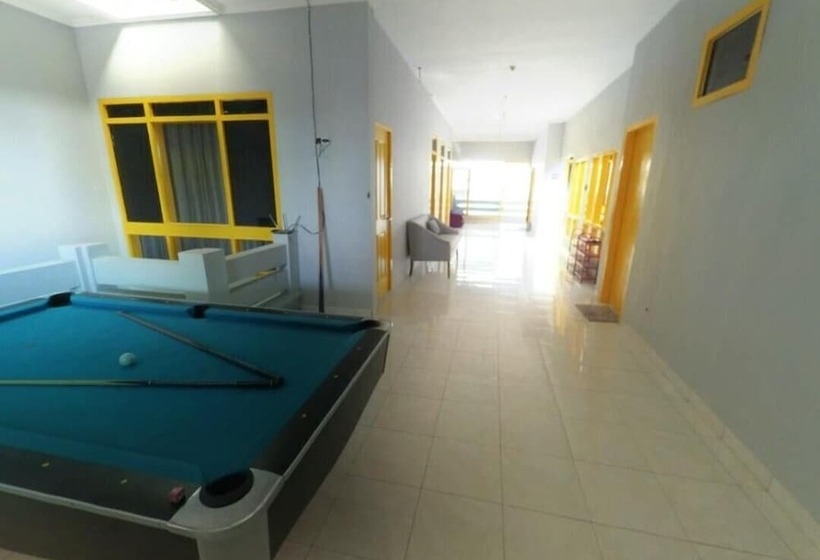 בית מלון כפרי Mess Inn Semarang