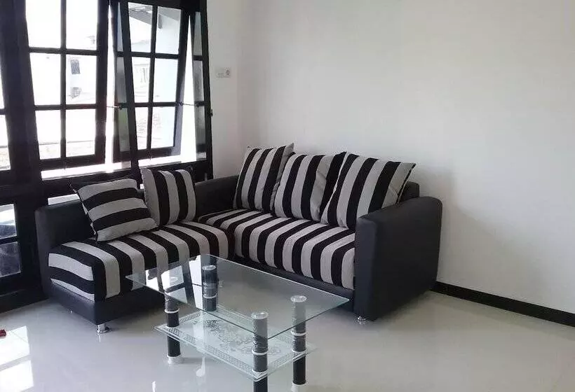 ホテル Mess Inn Semarang