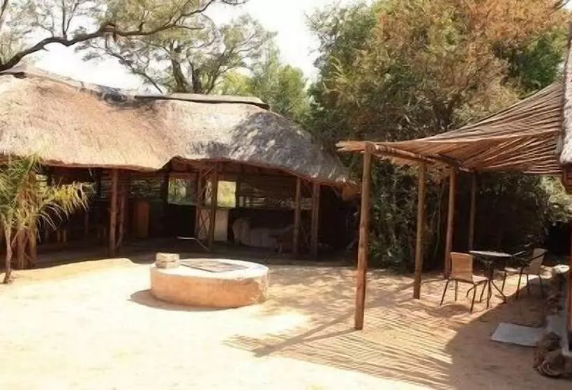 هتل Off Beat Safaris Bush Lodge