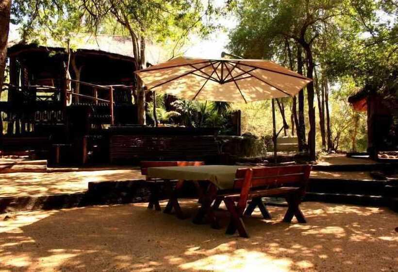 בית מלון כפרי Off Beat Safaris Bush Lodge