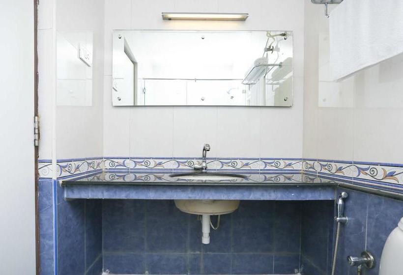 בית מלון כפרי Oyo Rooms Kodambakkam 2