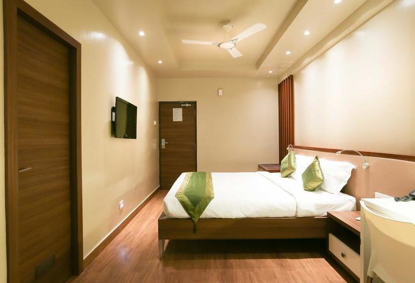 בית מלון כפרי Oyo Rooms Kodambakkam 2