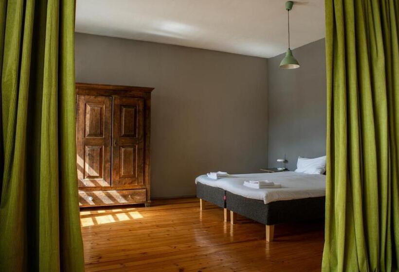 هتل Rooms And Suites At Bookinn B&b