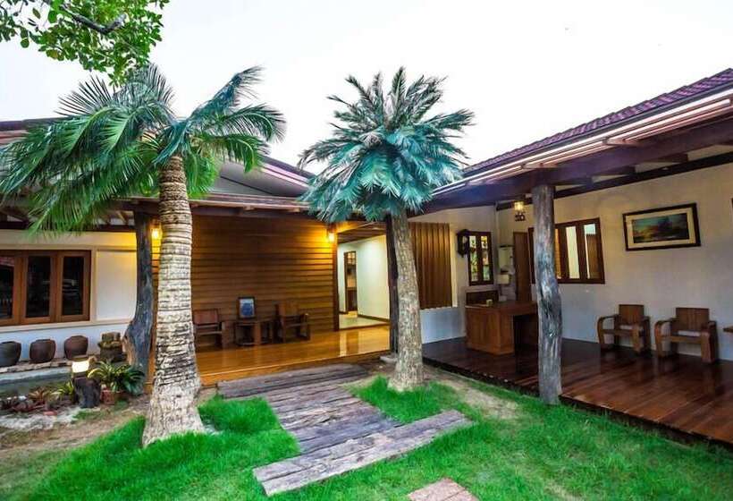 هتل Tree Home Plus Home Stay