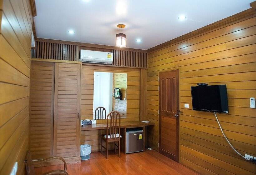 هتل Tree Home Plus Home Stay