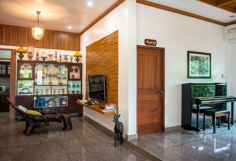 هتل Tree Home Plus Home Stay