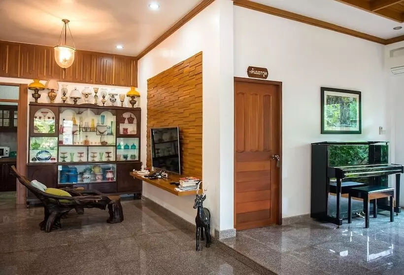 هتل Tree Home Plus Home Stay