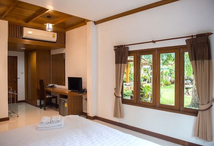 هتل Tree Home Plus Home Stay