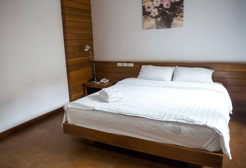 هتل Tree Home Plus Home Stay