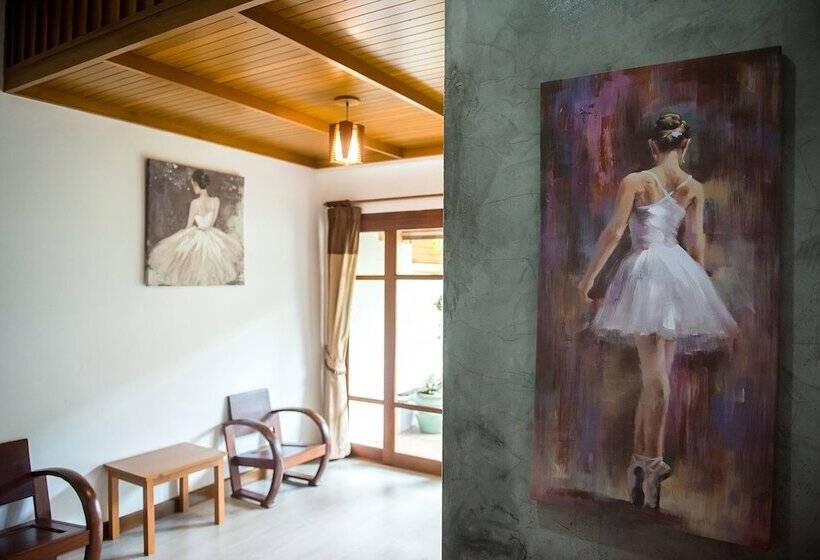 هتل Tree Home Plus Home Stay