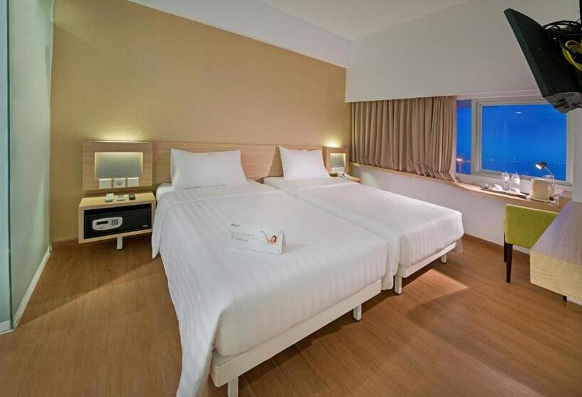 Whiz Prime Hotel Megamas Manado