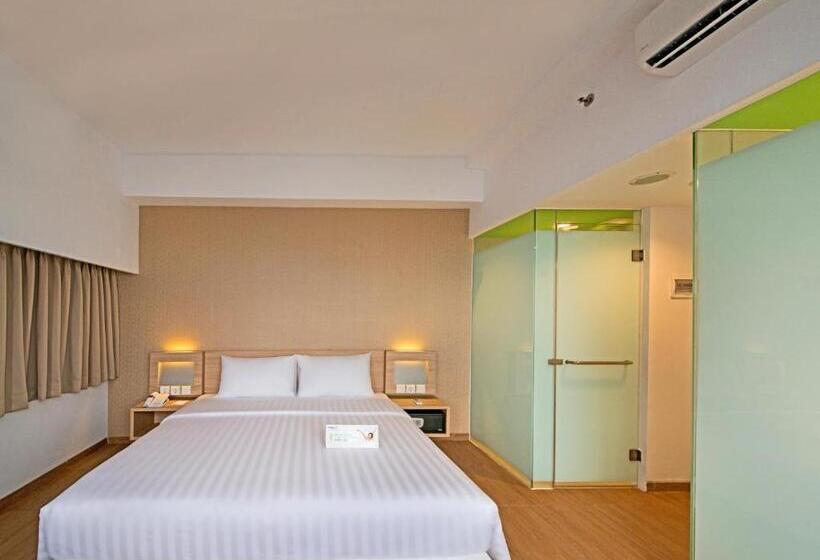 Whiz Prime Hotel Megamas Manado