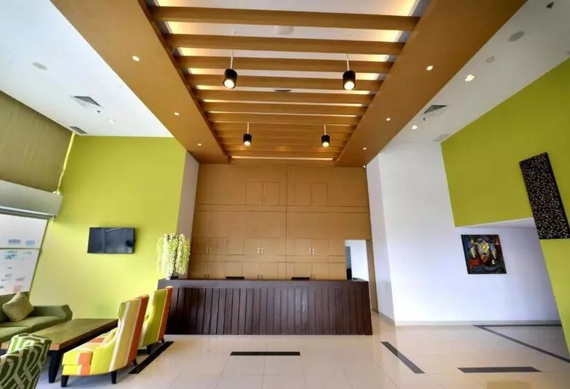 Whiz Prime Hotel Megamas Manado