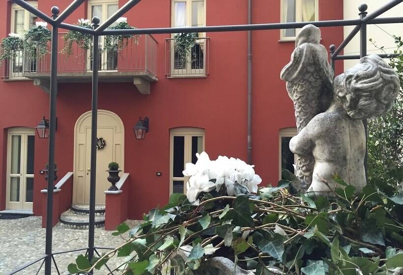 Porta Palace Apartments