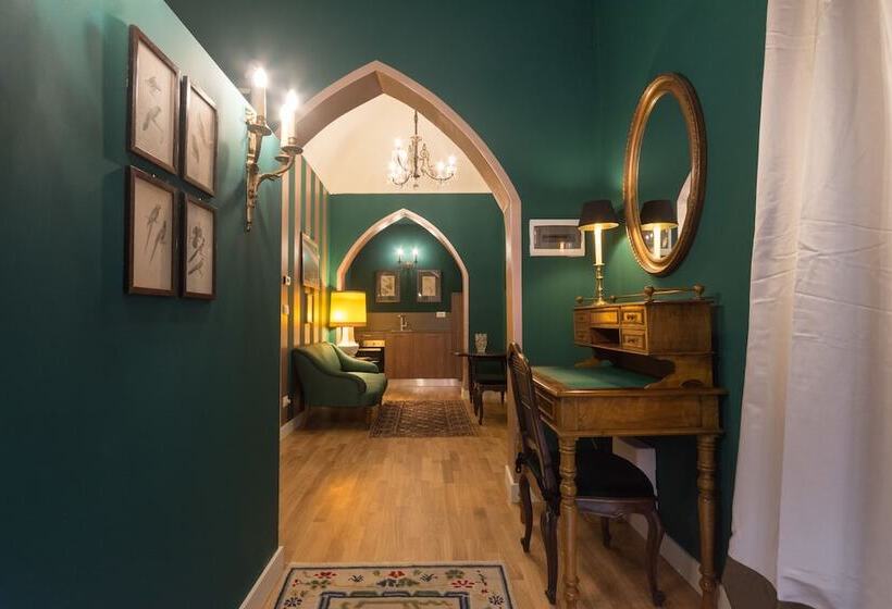 Porta Palace Apartments