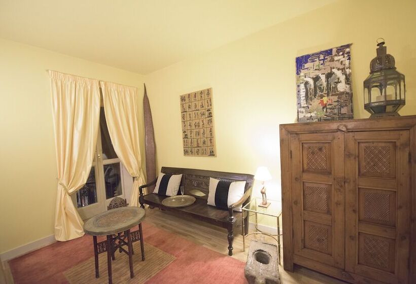 Porta Palace Apartments