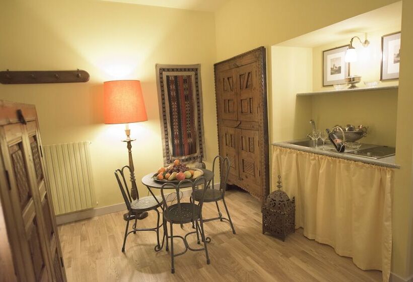 Porta Palace Apartments